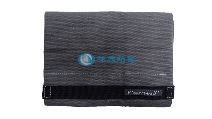 可折疊車(chē)載應(yīng)急工具包俯視高清圖