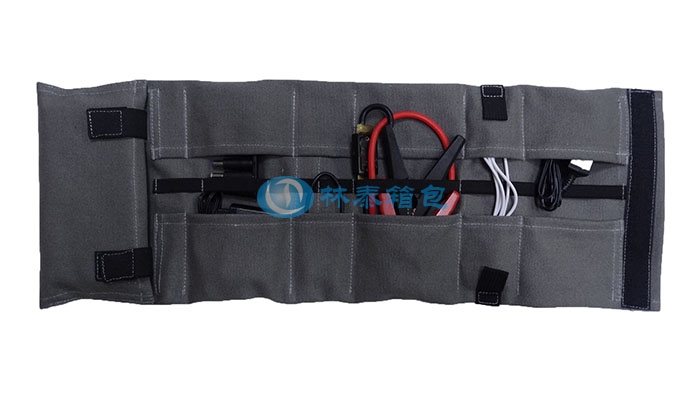 可折疊車(chē)載應(yīng)急工具包使用效果圖